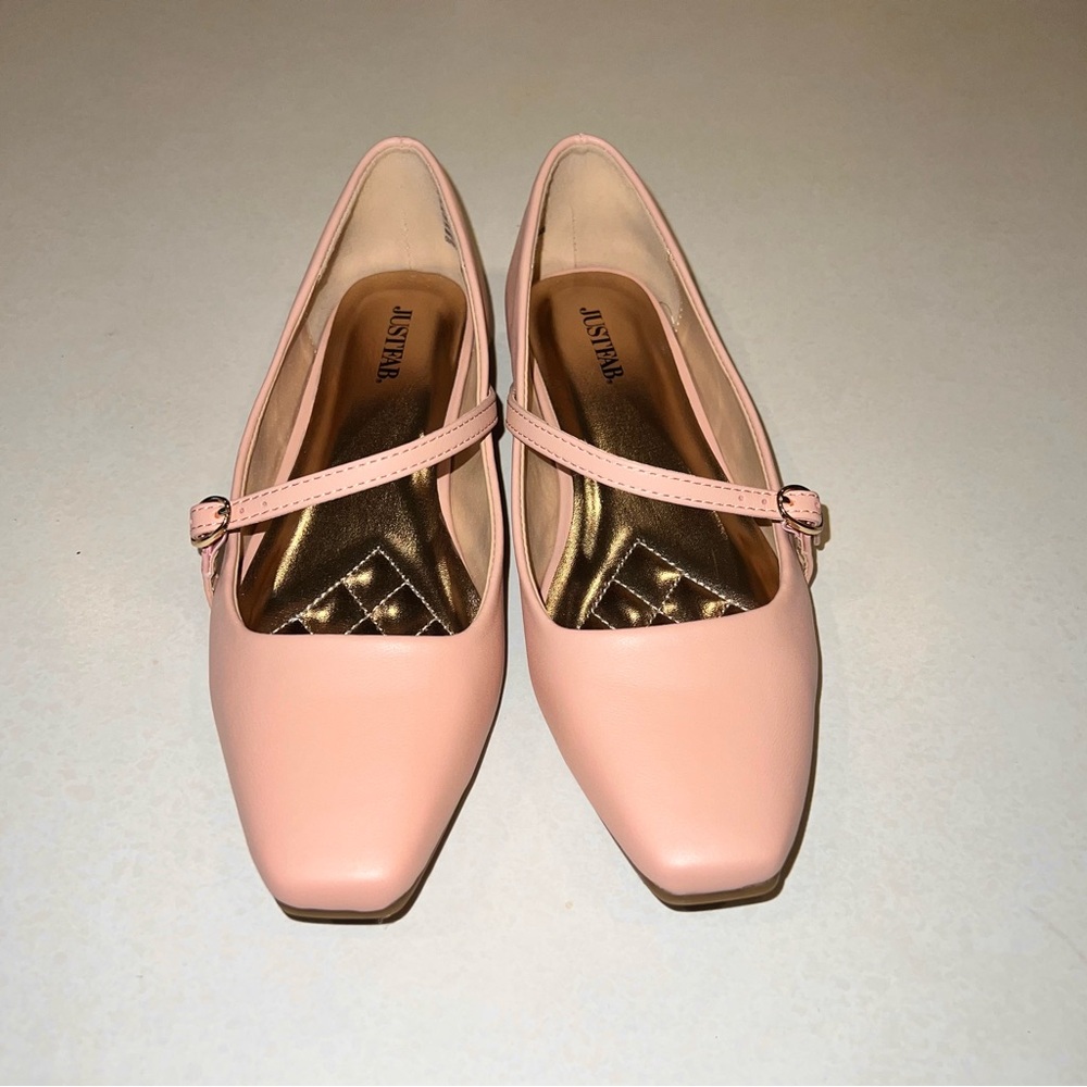 NWOB JustFab “Jennie” Flats (size 7.5)